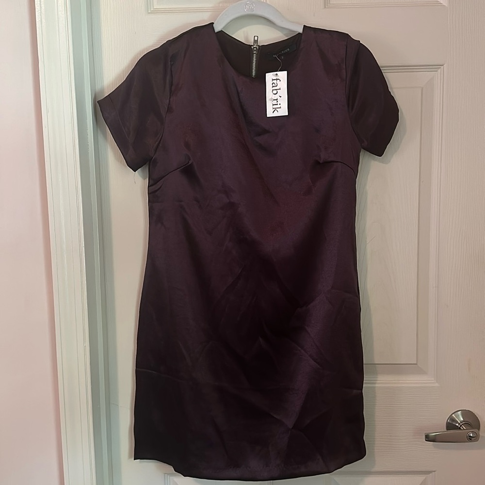 Fab’rik Olivaceous NWT dress size S.  Purple silk-like material.‎